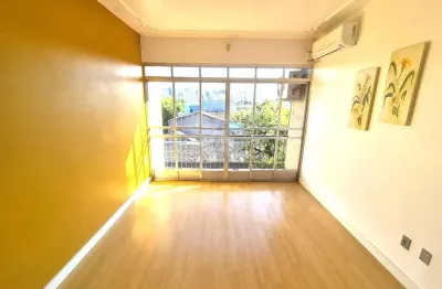Apartamento de 2 quartos com sacada no bairro são geraldo próximo das av. benjamin constant e cristovão colombo