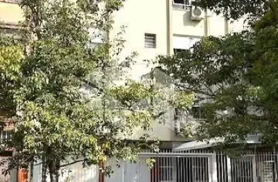 Apartamento de 1 quarto térreo e com 2 pátios no menino deus ao lado do supermercado nacional