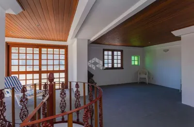 Cobertura 3 dormitórios c/ 2 garagens e elevador no bairro menino deus próximo ao parque marinha e orla do guaíba