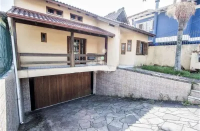 Excelente casa à venda com 04 quartos na zona sul de porto alegre!!