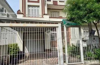 Casa com 3 quartos à venda na Avenida Cristóvão Colombo, 2397, Floresta, Porto Alegre