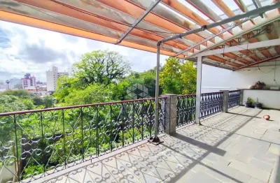 Espetacular casa com 530m² no bairro higienópolis, perto pastor dohms e sogipa