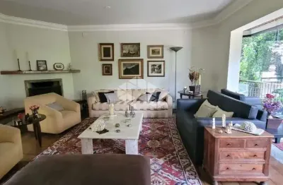 Apartamento à venda em campo belo com 218m², 4 quartos sendo 3 suítes, 4 vagas.