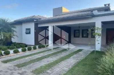 Casa térrea com edícula à venda no condomínio shamballa ii