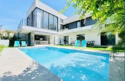 Excelente oportunidade, 3 suítes, 395m² construídos, localização privilegiada, para vender por r$ 2.000.000,00!