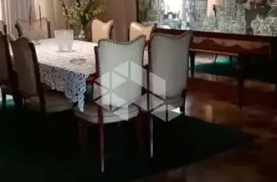 ? casa ampla com 3 dormitórios, adega, escritório e edícula! conforto e espaço em todos os detalhes.