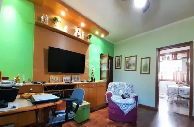 Apartamento 2 dormitórios, mobiliado, com pátio, churrasqueira no passo dareia, em porto alegre. aceita financiamento e fgts.
