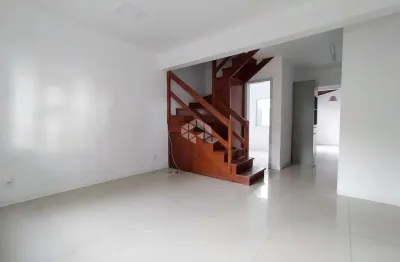 Casa em condomínio fechado, 3 dormitórios sendo 1 suíte americana,com vaga de garagem no bairro humaita, em porto alegre