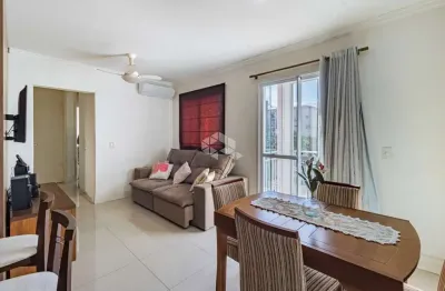 Apartamento com sacada, 3 dormitórios, 1 suíte, e 1 vaga de garagem, em porto alegre
