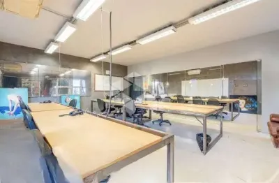 Prédio comercial com elevador e gerador no bairro petrópolis em porto alegre