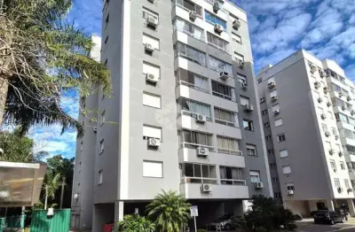 Apartamento 2 dormitórios andar alto, elevador, vista livre, vaga coberta, no bairro cristal
