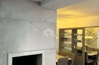 Apartamento 3 Dormitorios sendo 1 suite, com 2 vagas de Garagem, em Porto Alegre