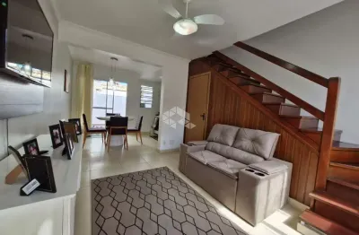 Casa em condomínio 2 dormitórios, semimobiliada,1 vaga de garagem, no bairro humaitá
