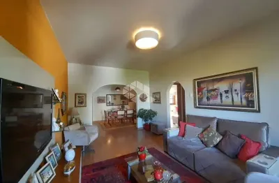 Partamento 2 dormitórios, semimobiliado, sacada, churrasqueira, no bairro floresta,  em porto alegre. aceita fgts e financiamento.