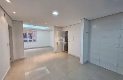 Apartamento térreo garden reformado - 3 quartos  (1 suíte), pátio e vaga - bairro navegantes
