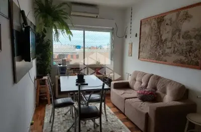 Apartamento de 2 dormitórios, no bairro navegantes, em porto alegre.