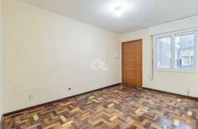 Apartamento de 2 dormitórios, no bairro humaitá , em porto alegre.
