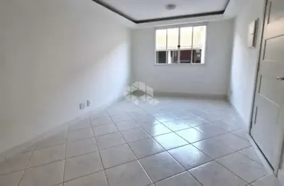 Casa com 4  dormitórios e 2 vagas de garagem, no bairro humaitá, em porto alegre.