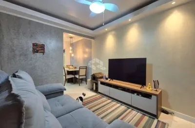 Casa em condomínio com 2 dormitórios e 2 vagas de garagem, no bairro humaitá, em porto alegre.