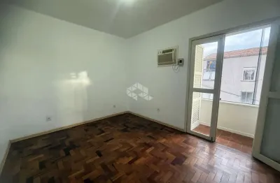 Apartamento de 2 dormitórios, no bairro são joão, em porto alegre.