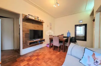 Apartamento 2 dormitórios, com elevador no bairro santa cecilia, porto alegre