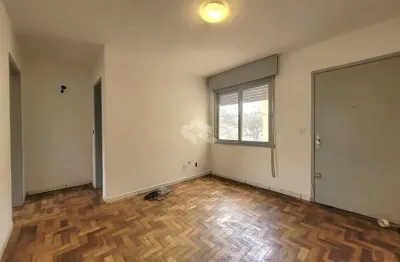 Apartamento de 1 dormitório, no bairro humaitá, em porto alegre.