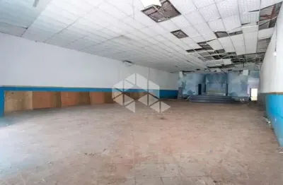 Depósito com terreno lateral no bairro floresta em porto alegre.