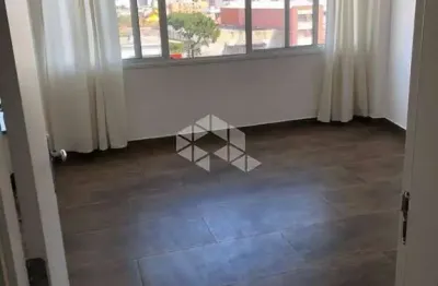 Apartamento de 2 dormitórios e 1 vaga de garagem, no bairro azenha, em porto alegre.