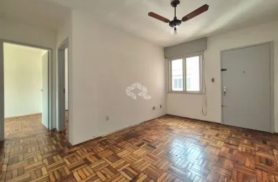 Apartamento de 2 dormitórios, no bairro humaitá, em porto alegre.
