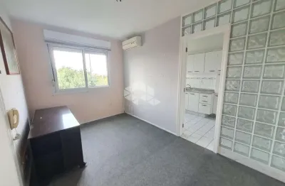 Apartamento com 1 dormitório e vaga de garagem no bairro humaitá em porto alegre