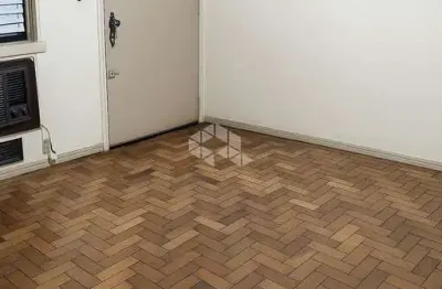 Apartamento de 1 dormitório, no bairro humaitá, em porto alegre.