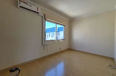 Apartamento de 3 dormitórios e 1 vaga de garagem, no bairro humaitá, em porto alegre.