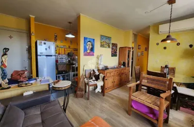 Apartamento de 3 dormitórios e 1 vaga de garagem, no bairro Humaitá, em Porto Alegre.