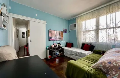 Apartamento de 2 dormitórios, no bairro São Geraldo, em Porto Alegre.