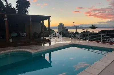 Casa de alto padrão 3 quartos agronômica - florianópolis/sc