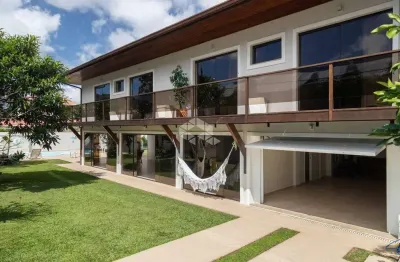 Casa sobrado - 5 quartos, sendo 2 suítes - itacorubi - florianópolis/sc