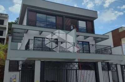 Casa sobrado 1 suíte/ 2 demi suítes- bairro são sebastião- palhoça-sc