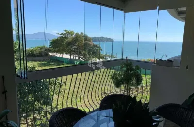 Apartamento 2 dormitórios sendo 1 suíte canasvieira pé na areia.