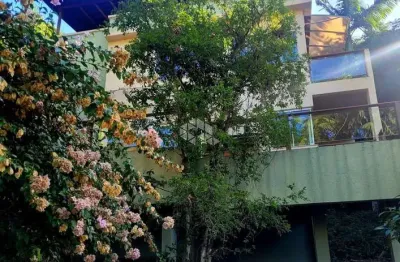 Casa triplex com 3 quartos e 1 suíte n lagoa da conceição - florianópolis/sc