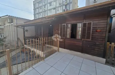 Casa com 3 quartos à venda na Rua Tomaz João dos Santos, 164, Centro, Florianópolis