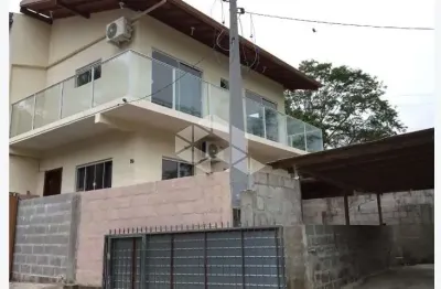 Oportunidade para investidor: casa com renda garantida no rio tavares | 2 suítes - pagamento à vista