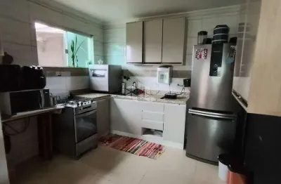 Casa à venda com 2 dormitórios no rio vermelho - florianópolis/sc