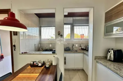 Casa à venda na trindade - florianópolis/sc | 3 dormitórios, piscina, edícula e mobiliado