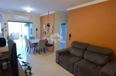 Apartamento garden no ribeirão da ilha - florianópolis com 2 quartos, suíte e quintal com churrasqueira