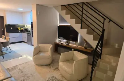 Sobrado de tres quartos com suíte no são joão do rio vermelho - florianópolis/sc