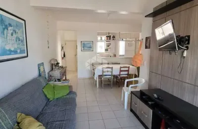 Apartamento mobiliado à venda em florianópolis - 2 dormitórios, suíte e condomínio completo próximo à praia