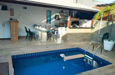 Asa térrea com 3 quartos, piscina e área gourmet à venda em cachoeira do bom jesus - florianópolis/sc