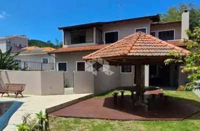 Casa Sobrado à Venda no João Paulo | 5 Dormitórios | Piscina Privativa | Florianópolis