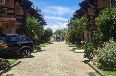 Sobrado Tipo Chalé à Venda em Condomínio Fechado nos Ingleses | 1 Quadra do Mar | Aceita Financiamento