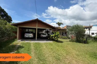 Complexo Residencial no Rio Vermelho: 900 m² com 4 Casas Independentes